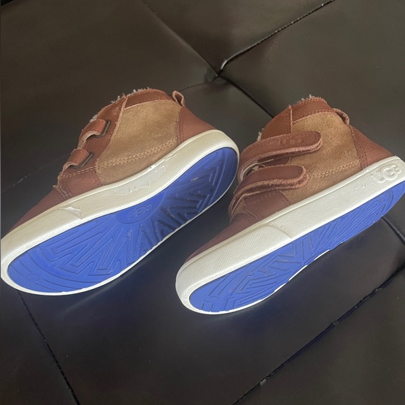 Ugg boots, size 10 - Picture 4 of 7